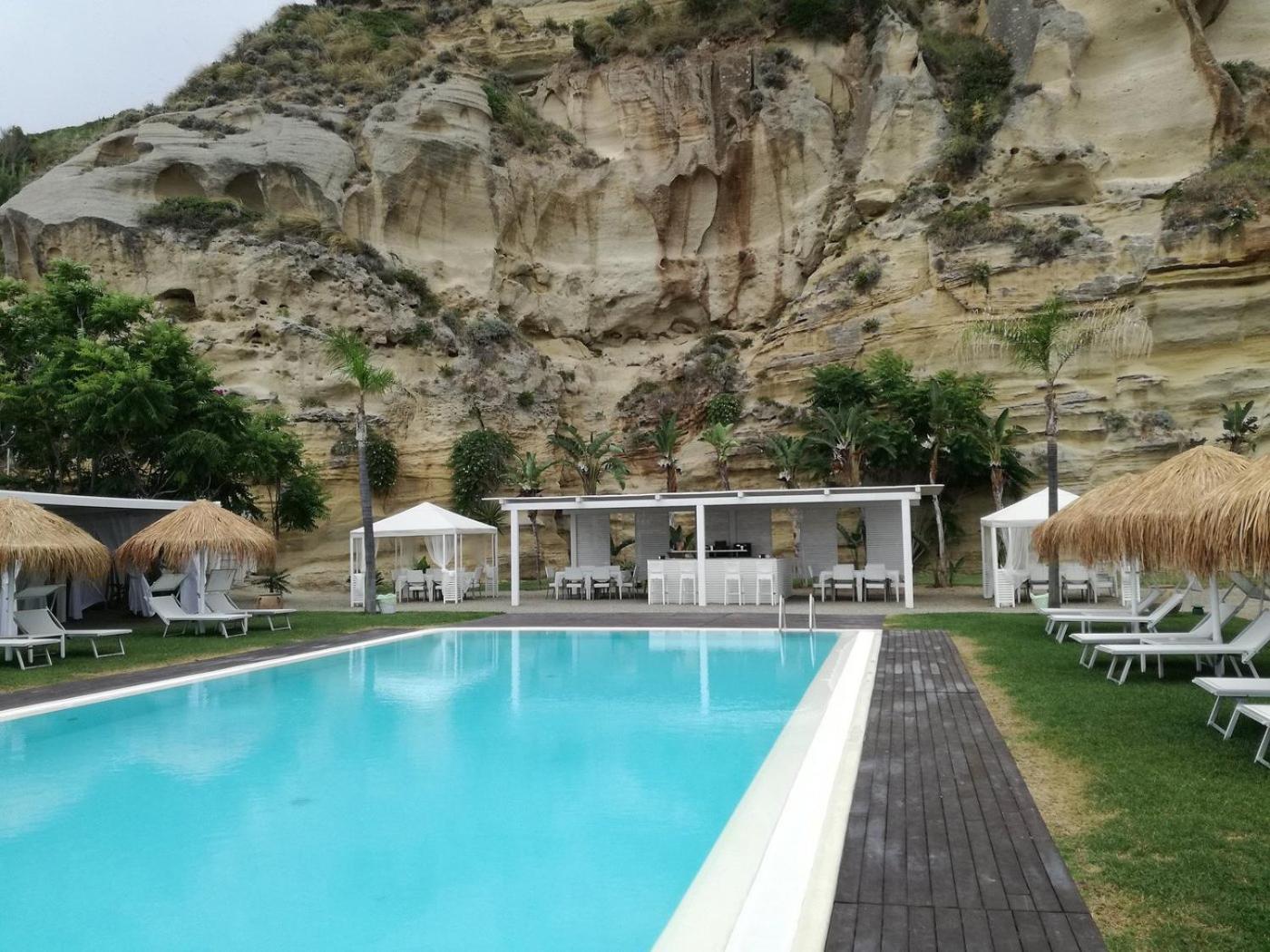 Borgo Di Riaci Beach Resort Santa Domenica  Exterior photo