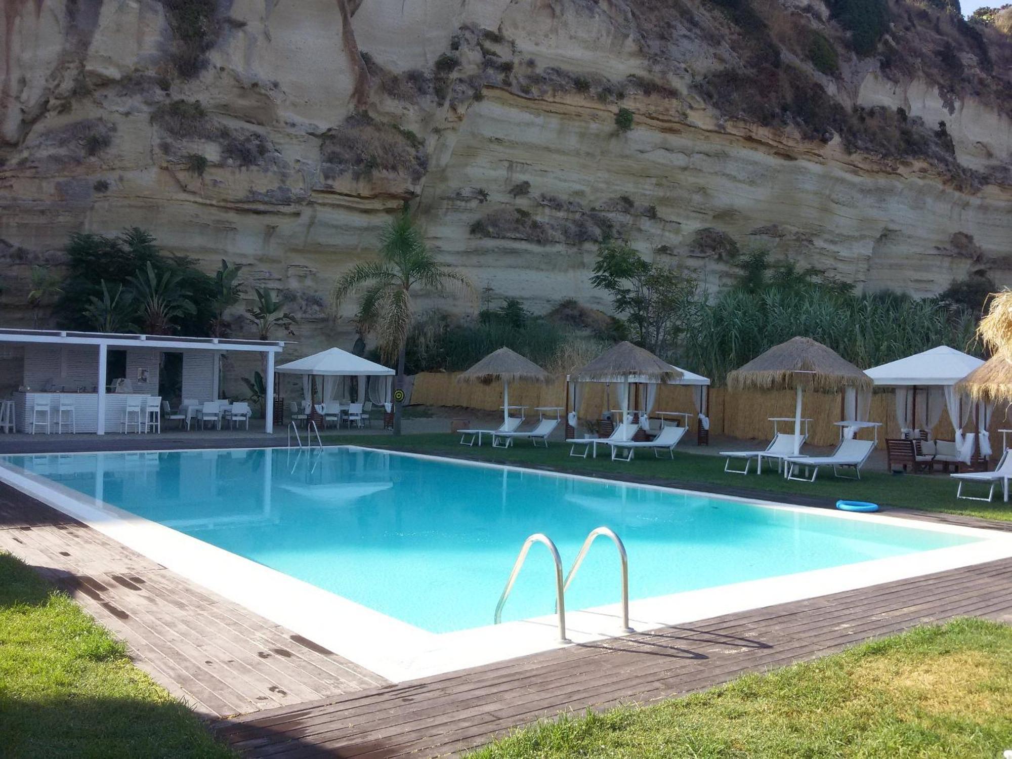 Borgo Di Riaci Beach Resort Santa Domenica  Exterior photo